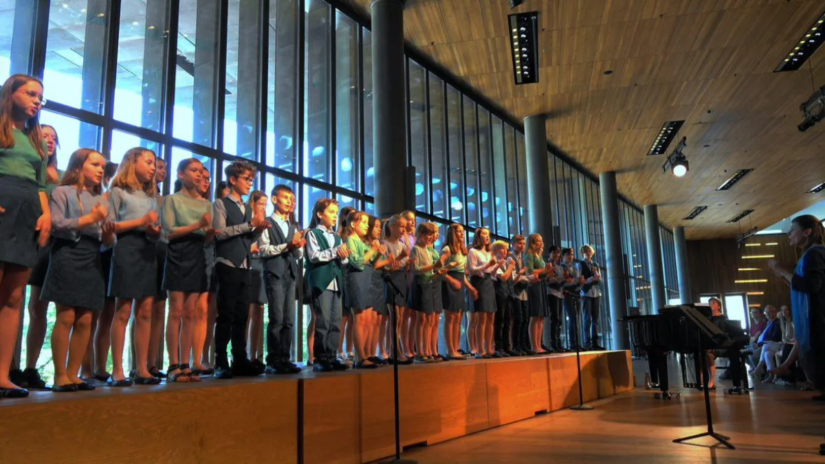 Kinder- und Jugendchor des Landestheaters beim Sommerkonzert mit Olga Bolgari und Andrea Wögerer